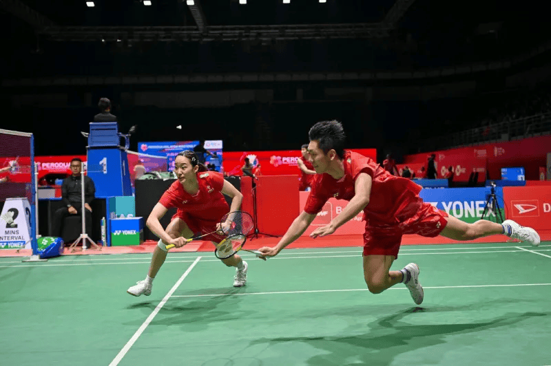羽毛球队强势横扫勇士晋级半决赛，状态火热！